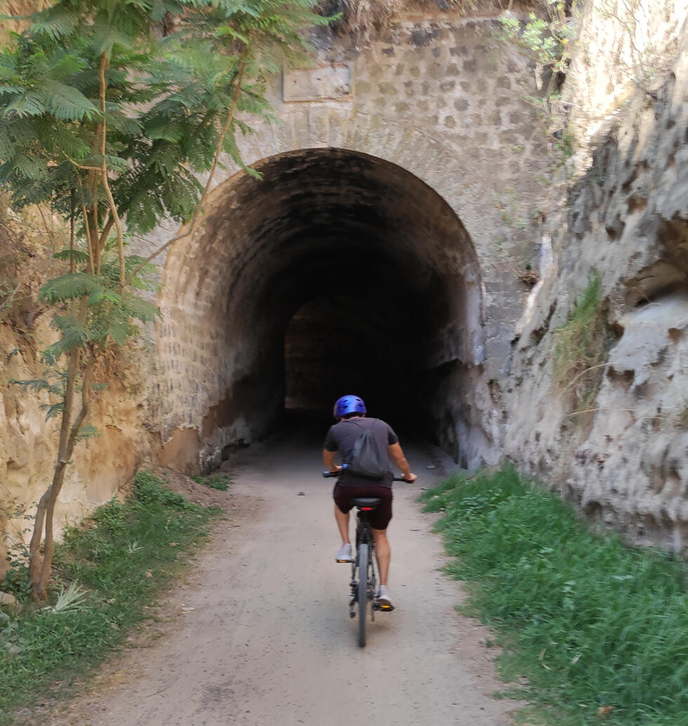 Entering the tunnels of El Chaquinan